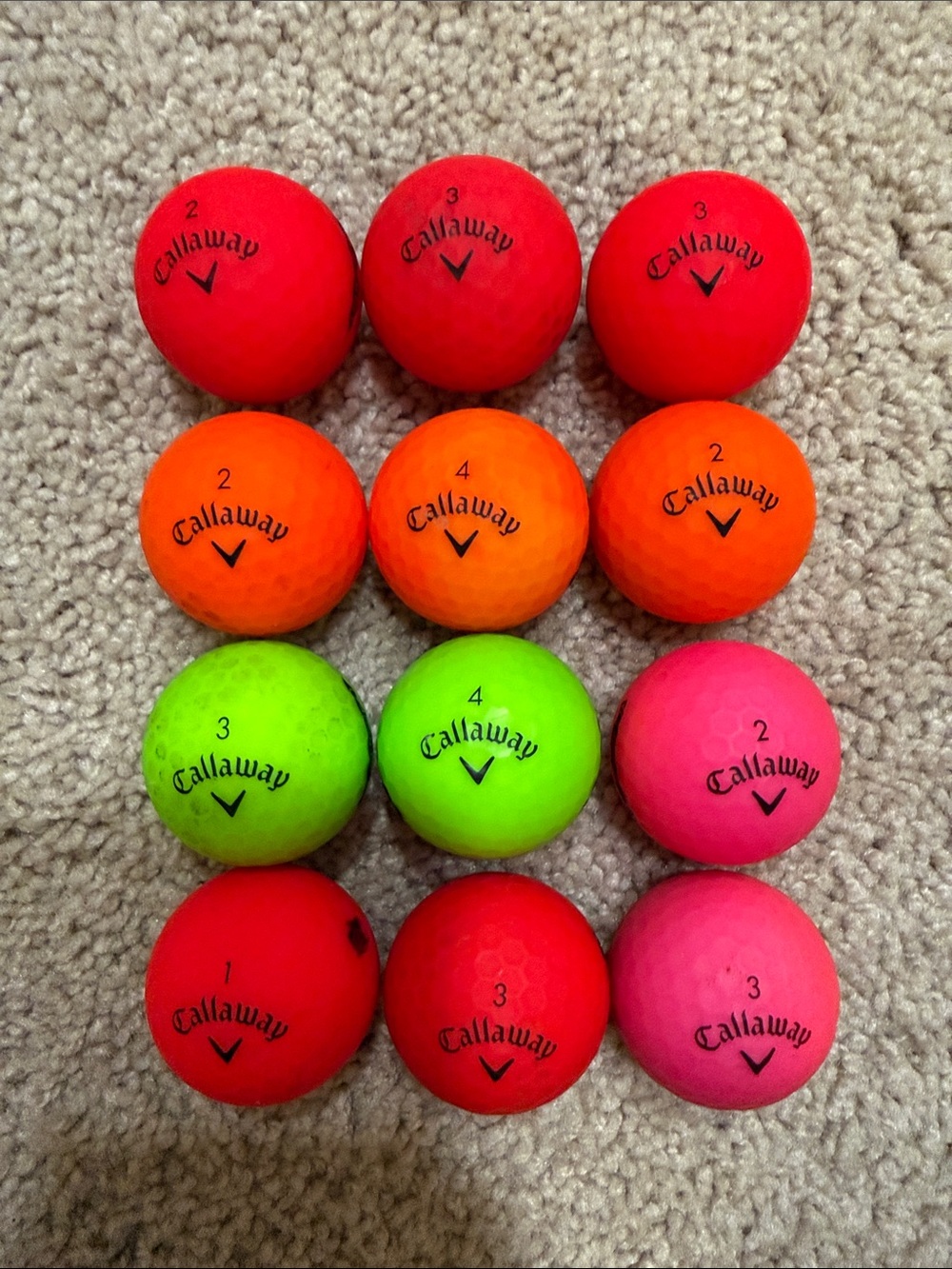 12 Callaway Supersoft Matte Golf Balls